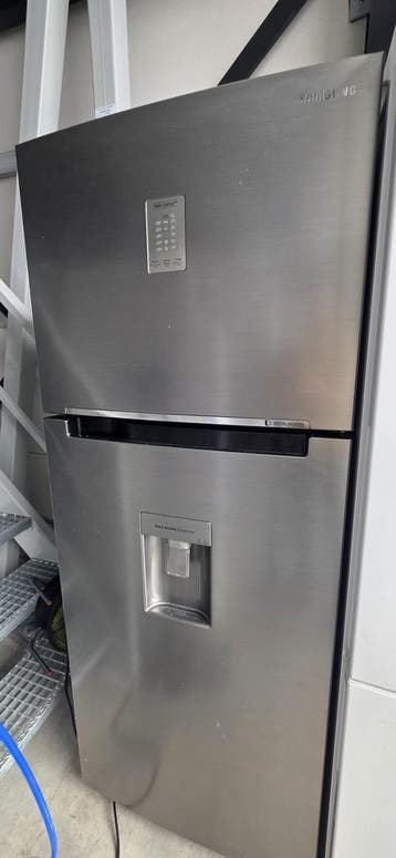 TOPDEAL! SAMSUNG RVS NOFROST KOELVRIESCOMBINATIE A+, 200 liter of meer, Met aparte vriezer, Zo goed als nieuw, Energieklasse A of zuiniger