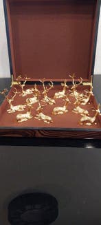 Messensteun (12) - Cerfs biches - Metaal