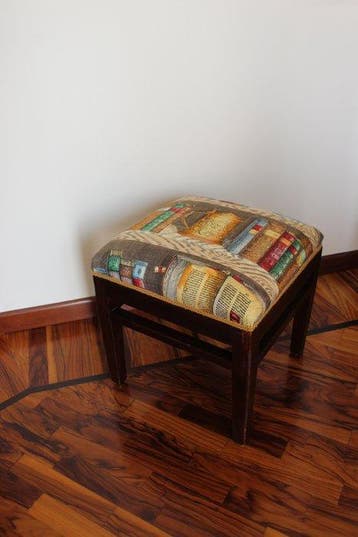 Poef - Vierkante poef gemaakt van vintage Fornasetti-stof. -, Antiek en Kunst, Antiek | Meubels | Stoelen en Banken