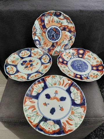 4 Antieke Japanse Imari borden - Porselein - Japan - 20e