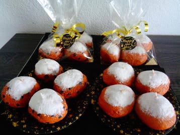 ZE ZIJN ER WEER !!!   OLIEBOLLEN  KAARSEN, Ophalen of Verzenden, Nieuw, Overige materialen, Kaars