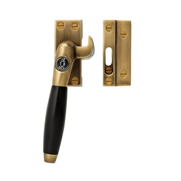 Raamsluiting antiek messing met slot links, Ophalen of Verzenden, Nieuw, Koper of Messing, Schuif of Grendel