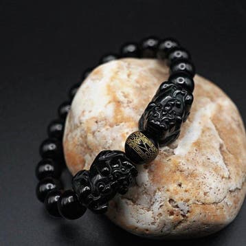 Natuurlijke zwarte nefrietjade-armband met de hand