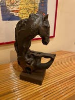 sculptuur, Scultura modernista “Testa di Cavallo” in metallo