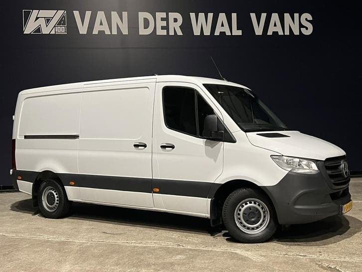 Zakelijke Lease |  Mercedes-Benz Sprinter 317 CDI 170pk L2H1, Auto's, Bestelauto's, Dealer onderhouden, Lease, Zwart, Handgeschakeld