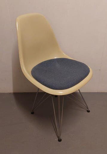 Herman Miller - Charles Eames - Stoel - Polyester, IJzer,