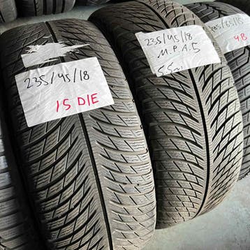 2 x Michelin 235-45-18 Winterbanden 5,5mm, 18 inch, Gebruikt, 235 mm, Band(en)
