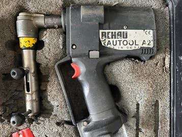 Rehau A2 krimptang, pers, krimpmachine, accuaangedreven, Ophalen of Verzenden, Gebruikt