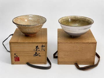 Paar Japanse keramische theeschalen (chawan) – met