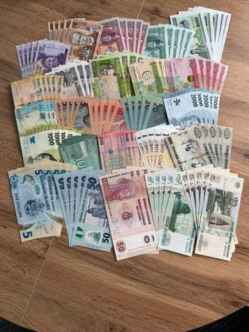 Wereld. - 125 Banknotes - Various Dates (Zonder