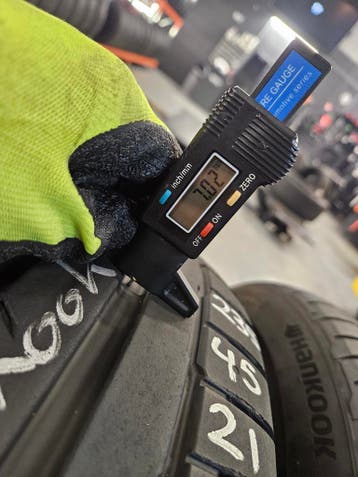 235/45/21 101V EV HANKOOK ZOMERBANDEN 7MM PROFIEL DEMO 4X, Ophalen, Gebruikt, 21 inch, 235 mm