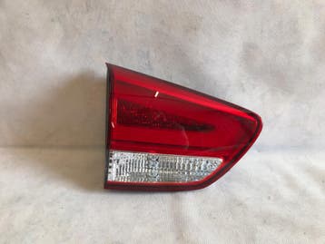 Kia Carens IV 13-16 achterlicht links binnen LED Europa, Verzenden, Gebruikt