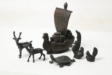Brons - Set van 6 miniatuurfiguren: Schatvaartuig, hert,