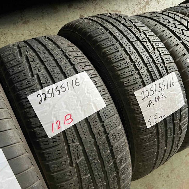 2 x Nokian WR 225-55-16 Winterbanden 5,5mm, Auto-onderdelen, Banden en Velgen, 16 inch, Winterbanden, 225 mm, Personenwagen, Gebruikt