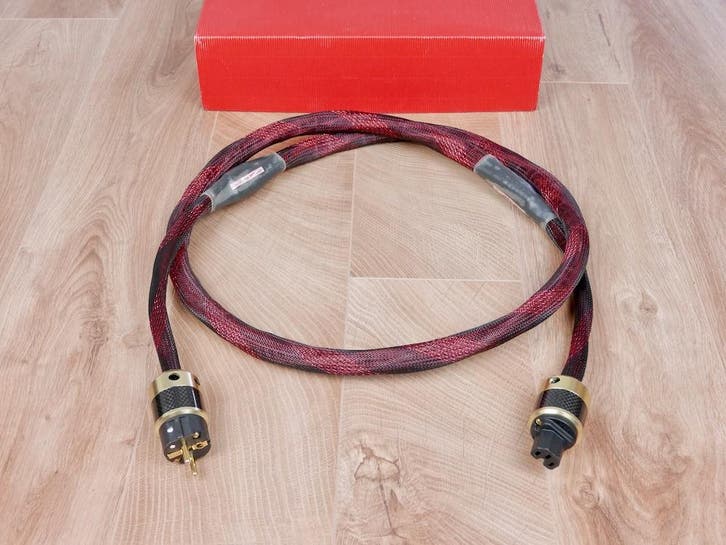 CableLess Sinapsy highend audio power cable 2,0 metre, Audio, Tv en Foto, Audiokabels en Televisiekabels, Overige kabels, Gebruikt
