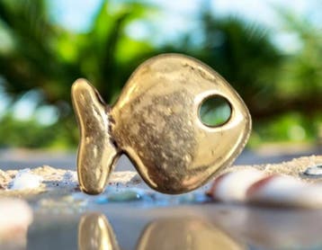 2 x Metalen bedel in de vorm van een vis, antiek goudkleu..., Ophalen of Verzenden, Nieuw, Bedel