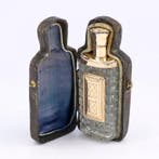 Parfumflacon met sarcofaag-doosje - Parfum vaas - 14 kt goud