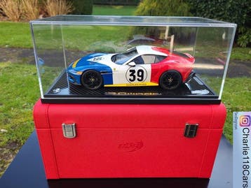 BBR 1:18 - Modelauto - Ferrari 12Cilindri suitcase – Tribute, Nieuw