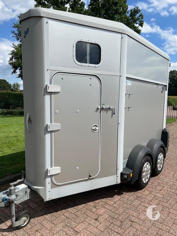 Mooie Ifor Williams 1,5 Paards! Met zadelkamer!, Ophalen, Zo goed als nieuw, Aluminium, 1½-paards trailer