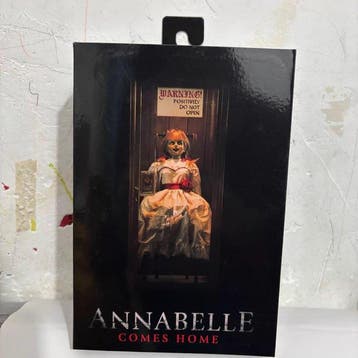 NECA Annabelle Comes Home 7 Scale Clothed Action Figure,, Nieuw