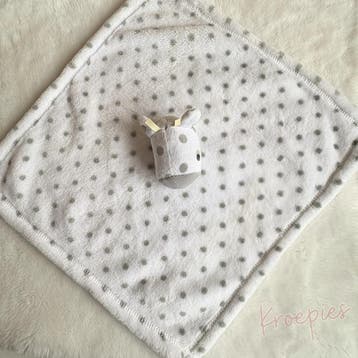 PRIMARK knuffeldoekje giraf grijze stippen, Verzenden, Nieuw