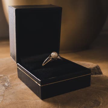 8 karaat ring met parel, Sieraden, Tassen en Uiterlijk, Ringen, Gebruikt, Geel, Ophalen of Verzenden, 17 tot 18