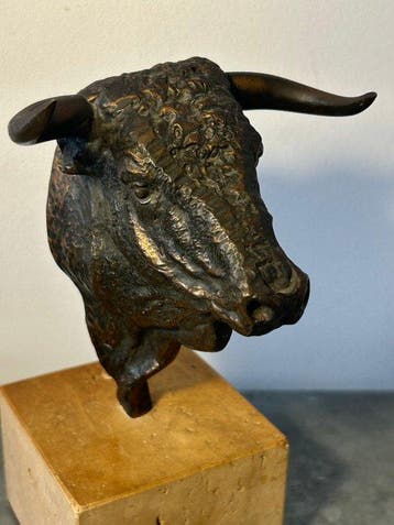 sculptuur, Stierkopf – patinierte Bronze auf, Antiek en Kunst