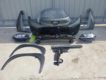 Toyota Aygo X voorzijde compleet: motorkap, bumper, lampen,, Verzenden, Gebruikt