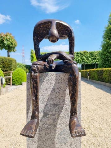 sculptuur, Abstract seated human - 50 cm - Brons, Antiek en Kunst