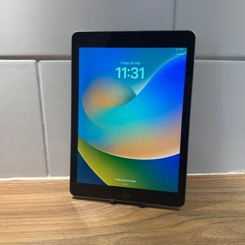 Apple iPad (5th Generation) 128GB Wifi - Mobiele telefoon, Nieuw