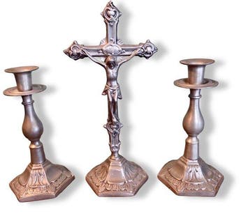 Crucifix (3) - Tin - 1970-1980 - Bijpassende Kandelaars