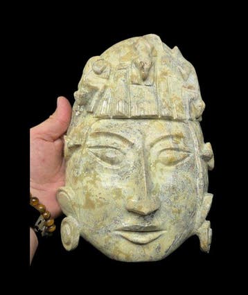 Curiosity cabinet - Incas - Maya mask all in sculpted stone