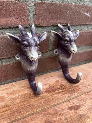 Decoratief ornament (2) - Set van 2 geitenkaphaken