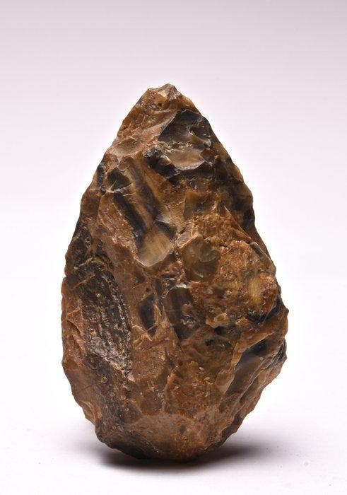 Middle paleolithic handaxe jasper Handbijl, Antiek en Kunst, Antiek | Overige Antiek