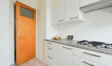 Te Huur 4 Kamer Appartement Adriaan Kooningsstraat In Rotter, Rotterdam, Direct bij eigenaar, Appartement, Rotterdam