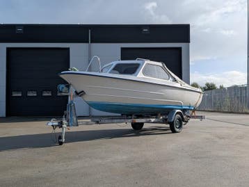 Polyester kajuitboot, KMV, met MERCURY F 15 EL buitenboor, Nieuw