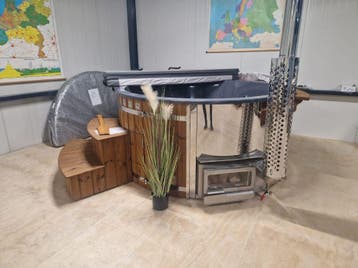 hottub houtgestookt hot tub hybride Aanbiedingen vanaf 2650,, Ophalen, Zo goed als nieuw