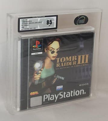 Sony - Playstation 1 (PS1) - Tomb Raider III - graded UKG 85, Spelcomputers en Games, Nieuw