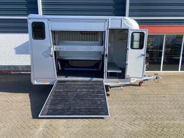 2-Paards trailer hengstenuitvoering zijlader - Steinsberger, Dieren en Toebehoren, Paarden en Pony's | Trailers en Aanhangwagens