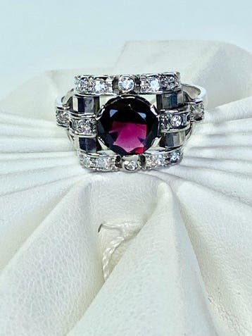 Statement ring - 18 karaat Witgoud - 1.78ct. tw. Granaat -, Sieraden, Tassen en Uiterlijk, Antieke sieraden