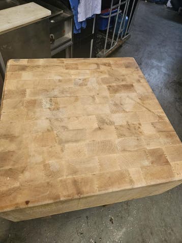 Hakblok gevlakt 60x60x90cm nu in veiling slagerij, Gebruikt, Bakkerij en Slagerij