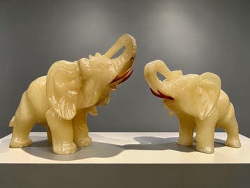Herna - sculptuur, XL Elephants - 13,1 Kg - 28 cm - Albast -