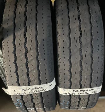 2x215-70-15C Bridgestone Zomer 2x4.8m €35 PerBand 215 70 15C, Ophalen, 15 inch, Band(en), Zomerbanden