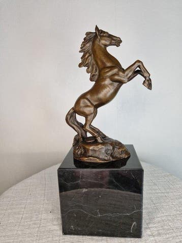 J.P. Depose - A. Barage - sculptuur, Bronzen stijgend paard