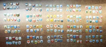 Draagspeld Leuke Vintage Verzameling van 200 badges,