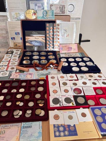Wereld. Collection de monnaies/billets/médailles/argent.