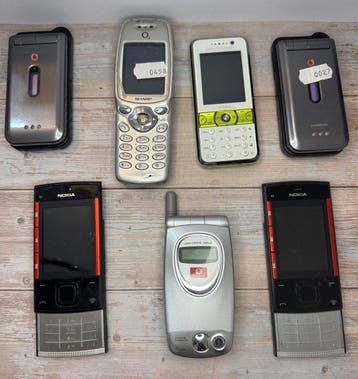 Sharp, Nokia, Sony Ericsson K660i - Mobiele telefoon (7), Nieuw