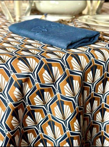 Art-deco-geprint tafelkleed voor ruime tafels. 2,70 x 1,80 m