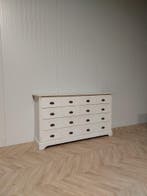 Landelijke klassieke kast, dressoir, ladekast, commode