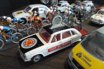 1:43 - Modelauto (20) - Voitures et cyclistes miniatures, Nieuw